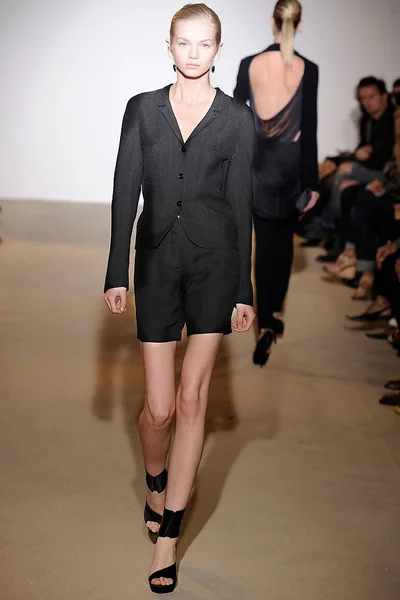 Look 12